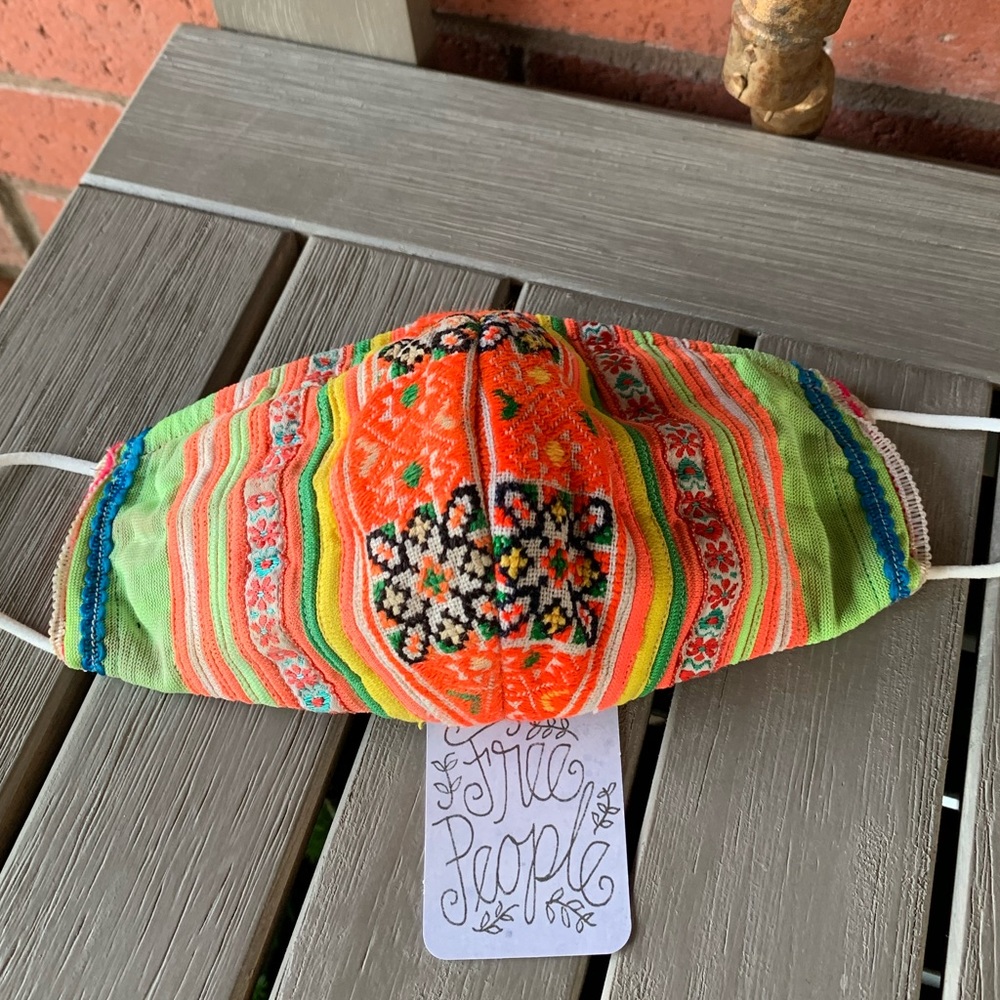 Free People Limited Edition Tapestry Face Mask - Picture 5 of 6